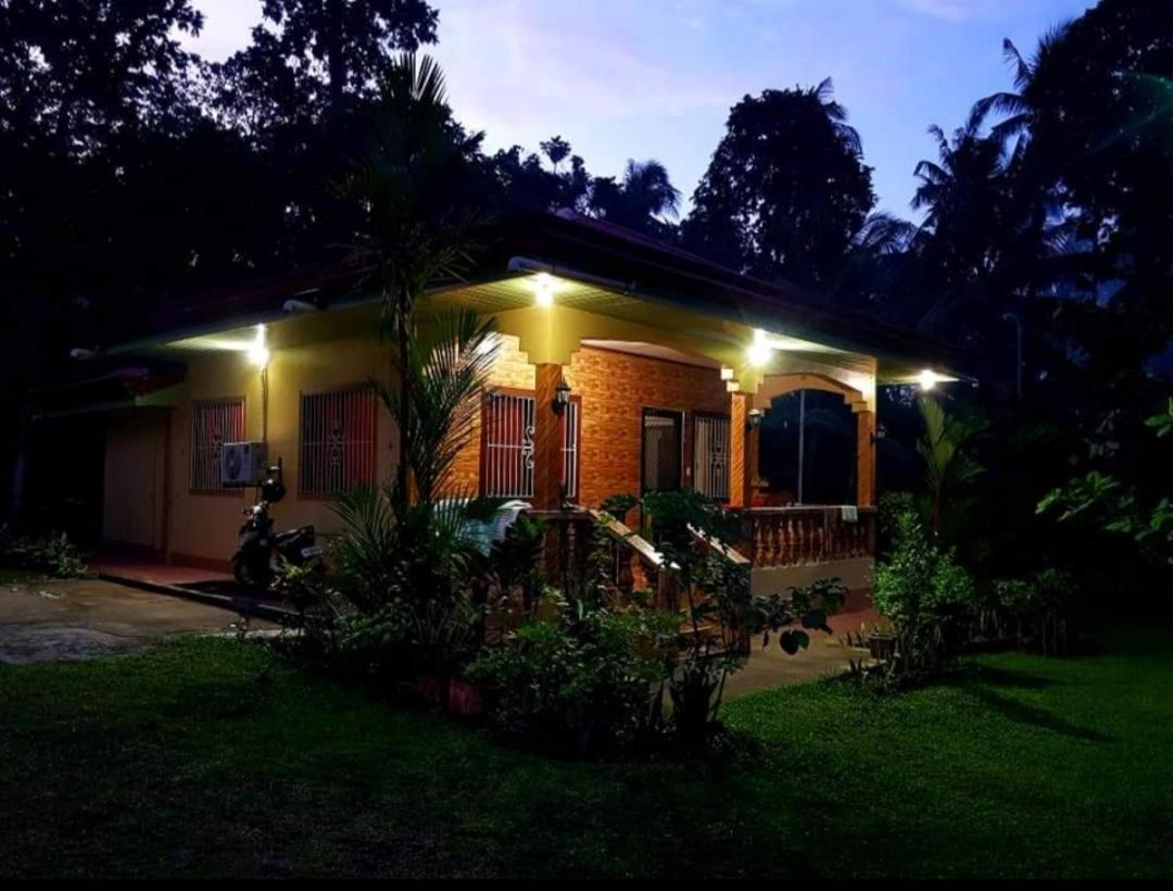 Paco'S Garden Home Stay Мамбахао Экстерьер фото