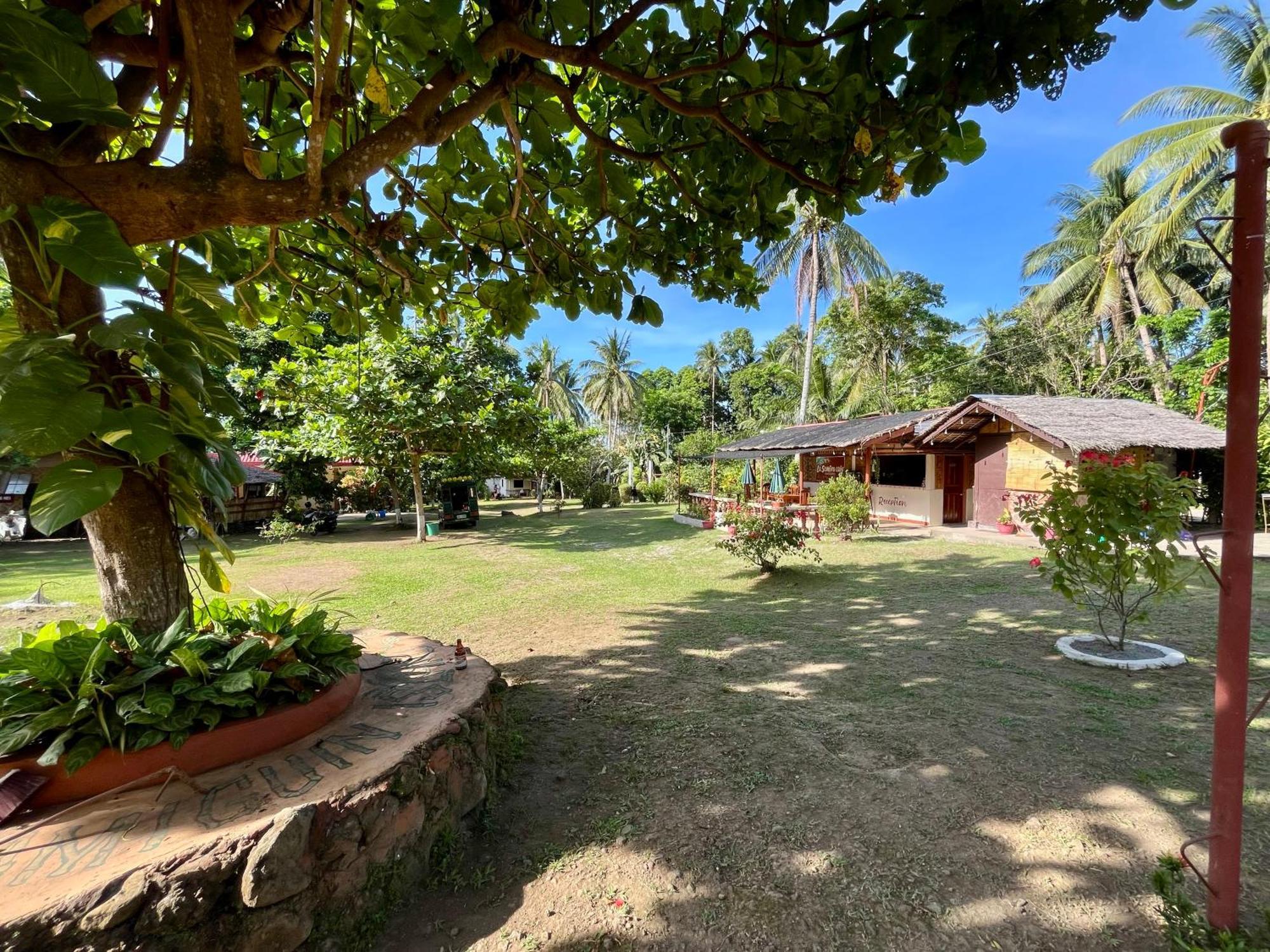 Paco'S Garden Home Stay Мамбахао Экстерьер фото